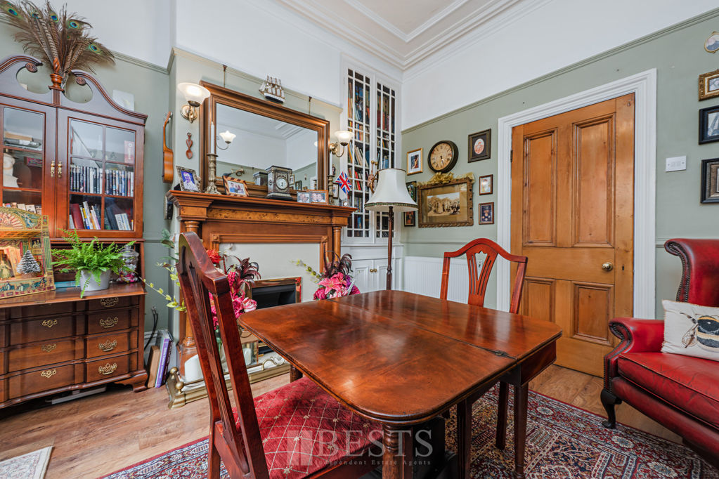 11 Weston Road